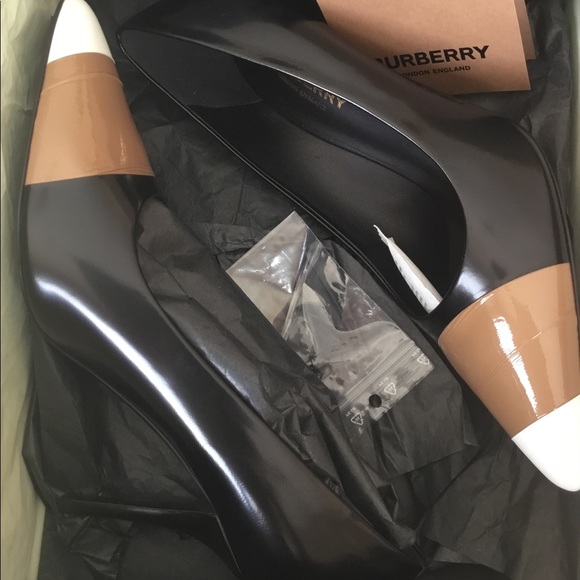 NIB Burberry Annalise Cap Toe Leather Pumps - Picture 11 of 12